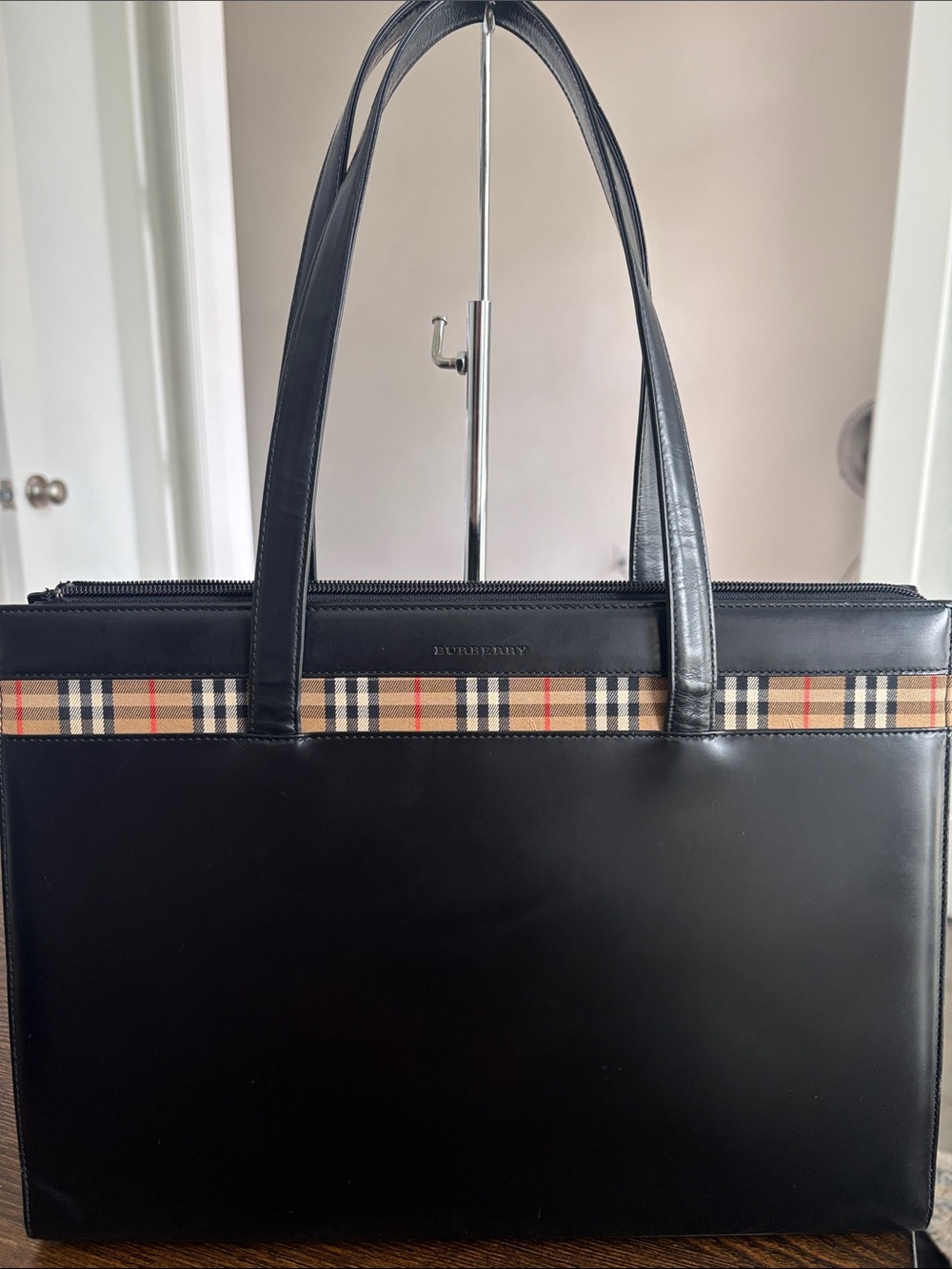Burberry Nova Check Vintage Leather Tote Bag Black EUC - Picture 2 of 13